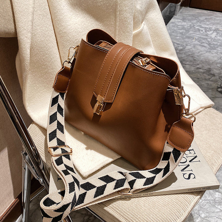 Carlotta Retro Eimertasche per a looks vintage amb un toc modern