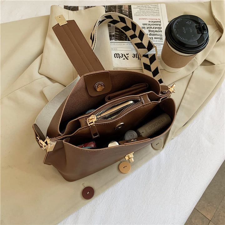 Carlotta Retro Eimertasche per a looks vintage amb un toc modern