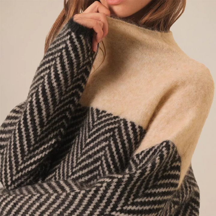 Chevron Luxe | Suéter de coll alt estilitzat per a dones
