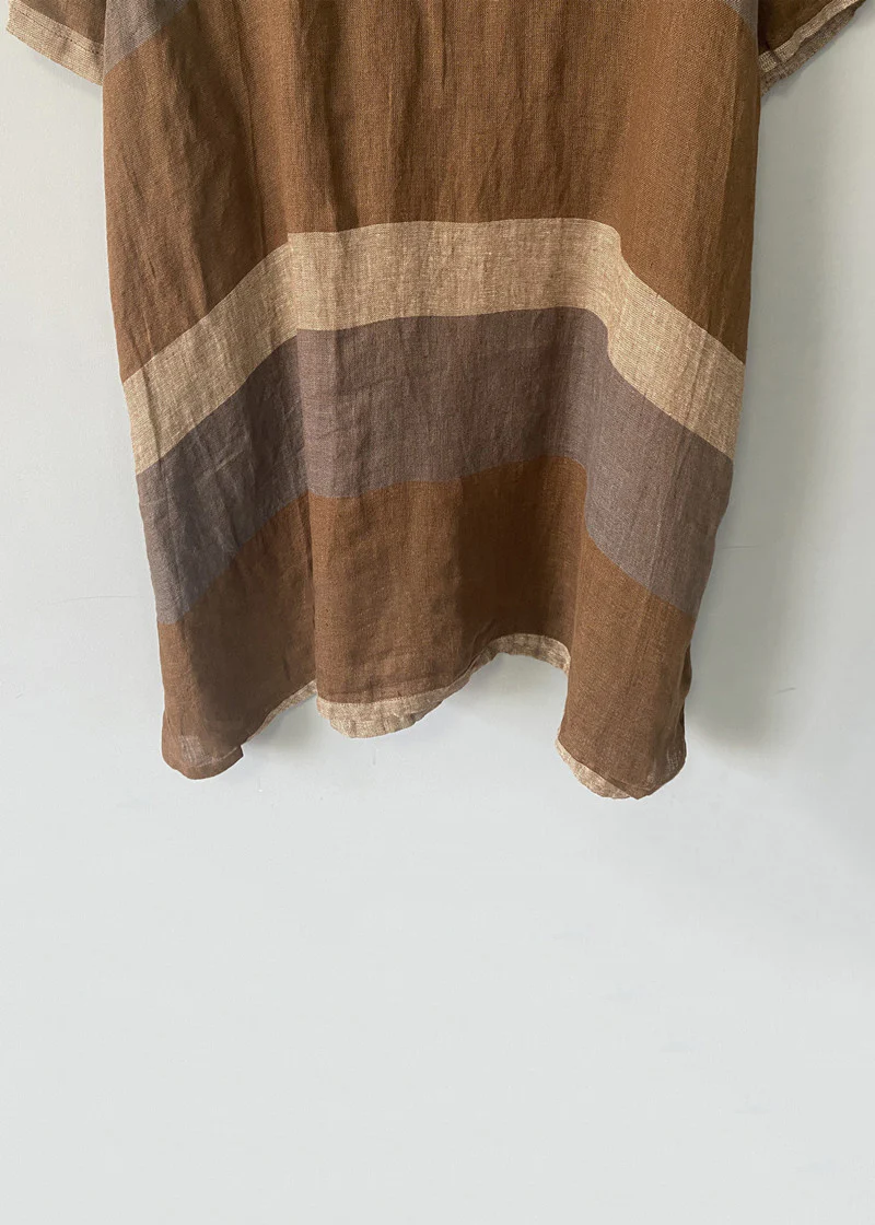 Vestit midi de lli amb escot en V i mànigues curtes