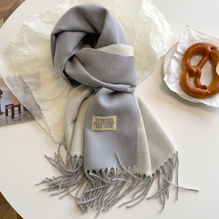 Bufanda de cashmere amb franjes per a looks estilitzats