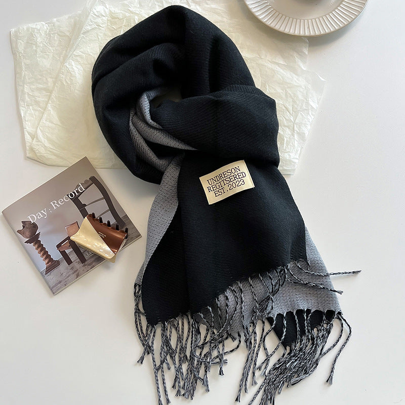 Bufanda de cashmere amb franjes per a looks estilitzats