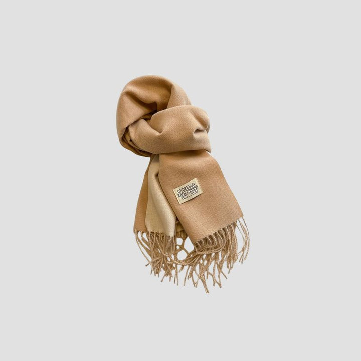 Bufanda de cashmere amb franjes per a looks estilitzats