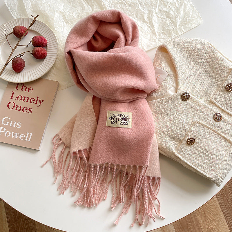 Bufanda de cashmere amb franjes per a looks estilitzats