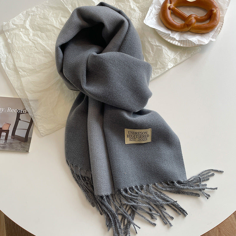 Bufanda de cashmere amb franjes per a looks estilitzats