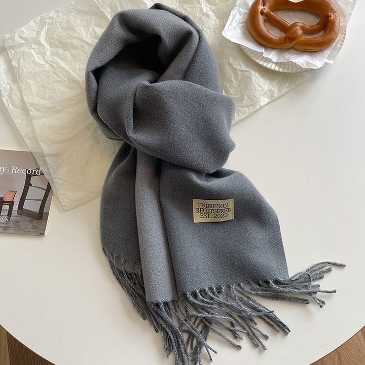 Bufanda de cashmere amb franjes per a looks estilitzats