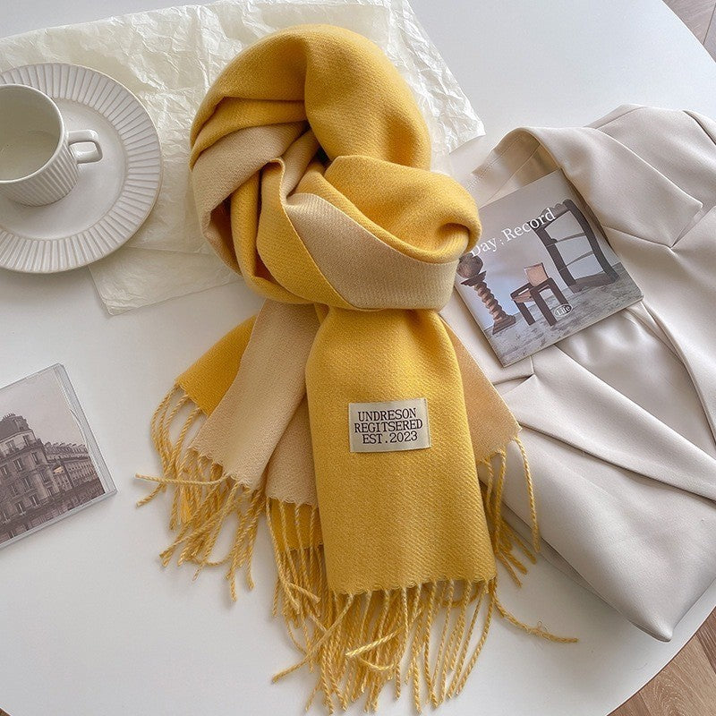 Bufanda de cashmere amb franjes per a looks estilitzats