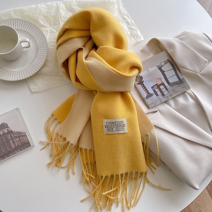 Bufanda de cashmere amb franjes per a looks estilitzats