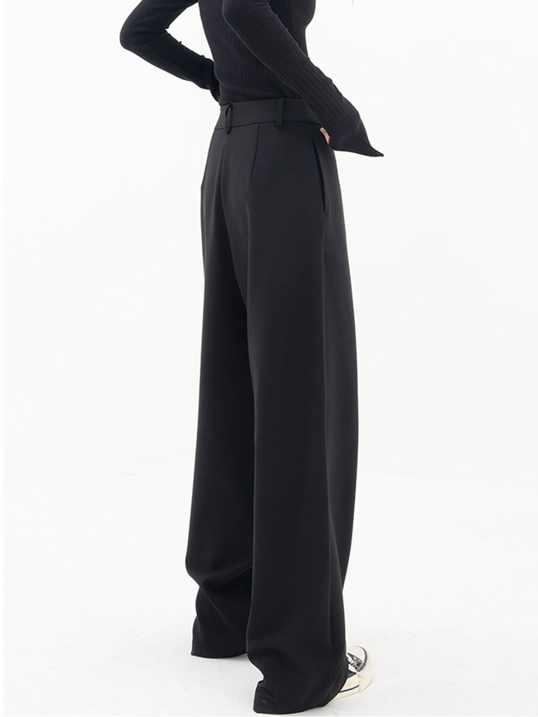 Lena | Pantalons Baggy Asimètrics amb un Look Modern