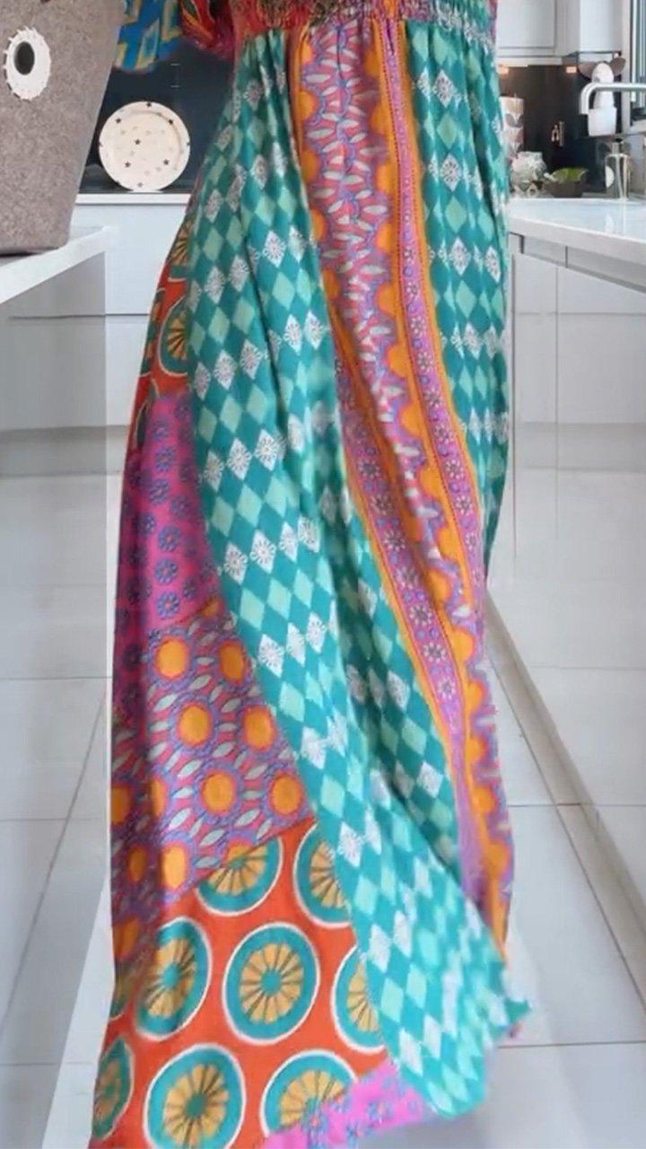 Isabella | Vestit de patró Paisley amb línia fluida