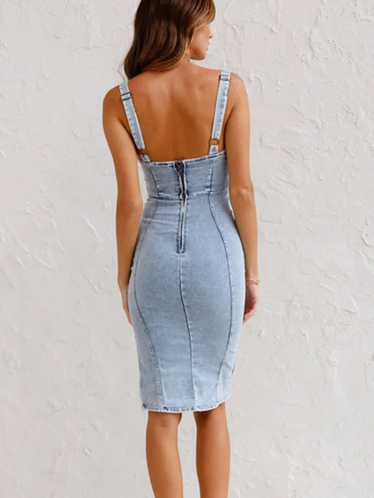 VESTIT DE JEANS AMB CARGOLS AJUSTABLES