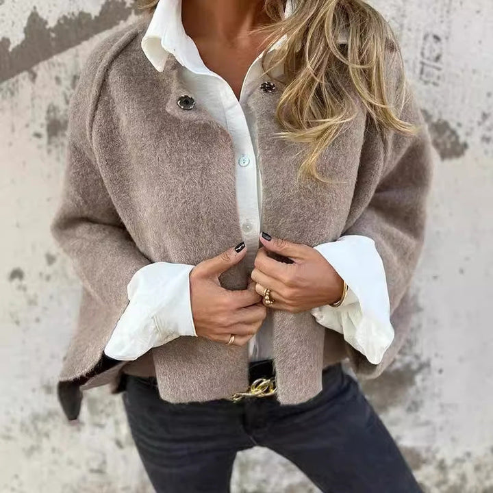 CharmCoat | Abric curt modern per a dones
